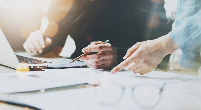 Kaufmännisches Wissen trifft auf IT-Innovationskraft 